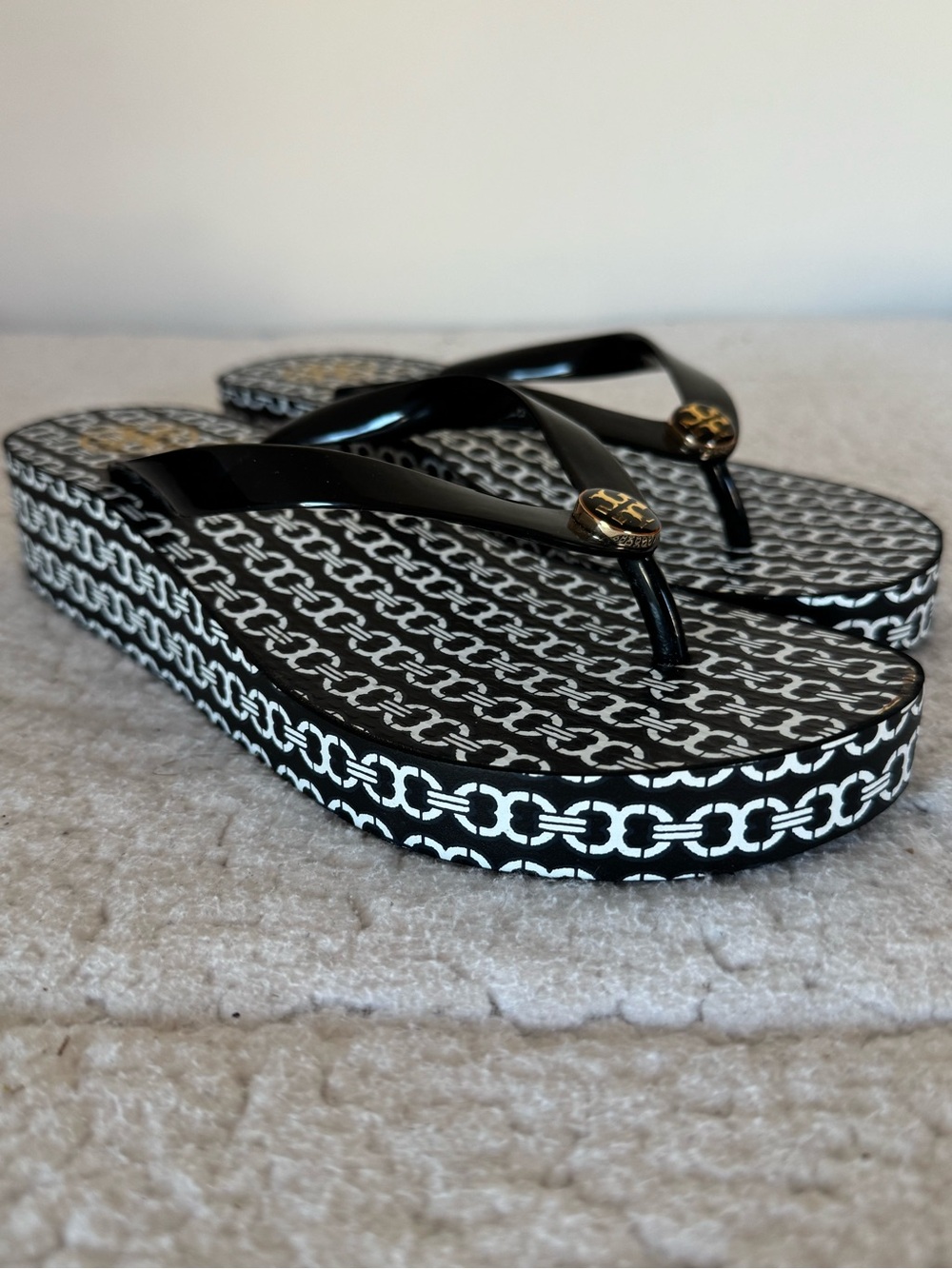 Tory Burch Black & White Patterned Platform Sandals with Gold Logo NWOT